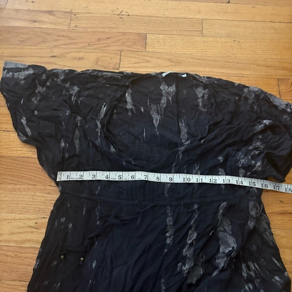 Tiare Hawaii Swim Cover Size Small - Picture 5 of 6